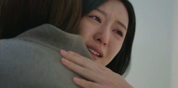 《媽媽朋友的兒子》全是《淚之女王》套路!家人和解都要靠生場大病,連這名場面也被抄