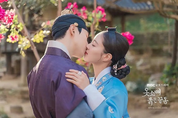 日網票選「近年最佳韓劇CP」TOP10!IU&李準基第9,金秀賢&金智媛第3,冠軍真超越不了