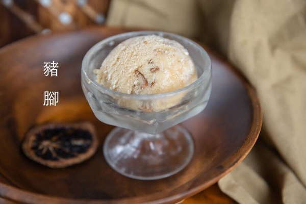 意想不到的獵奇食物盤點！巧克力肉燥飯、OREO可口可樂、冬蟲夏草拿鐵意外超順口