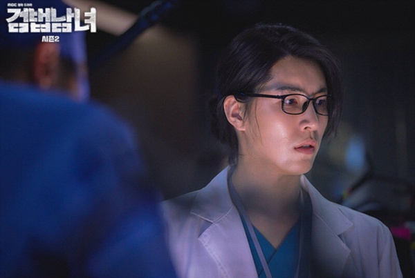 「多重人格」韓劇推薦:申惠善《致我的解離》演技爆發,李棟旭《邪惡與瘋狂》錯過可惜