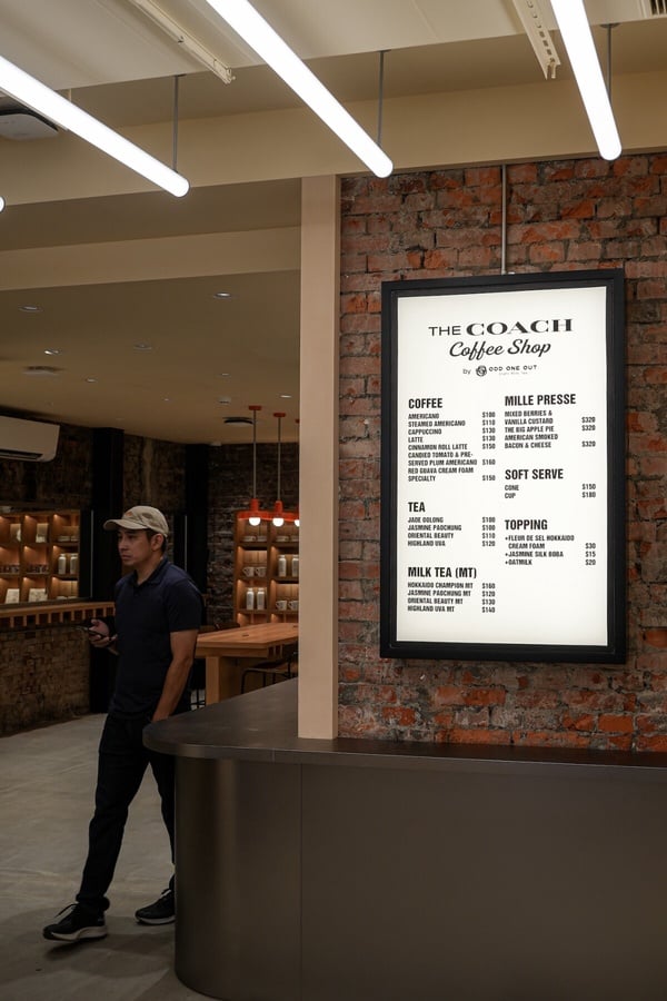 咖啡控必去！全台首家「The COACH Coffee Shop」在中山，冠軍鮮奶茶必喝再推千層派