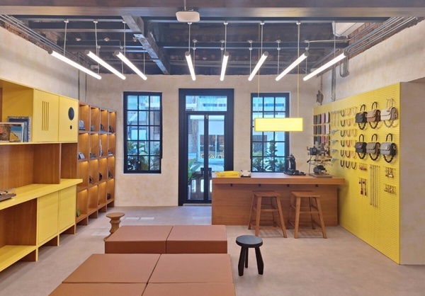 咖啡控必去！全台首家「The COACH Coffee Shop」概念店在中山赤峰街，冠軍鮮奶茶必喝再推千層派