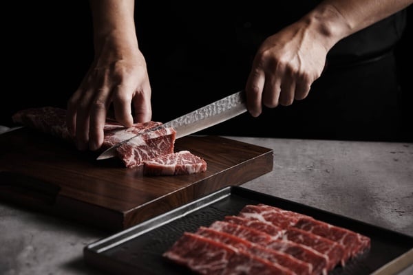 「森森燒肉」頂級肉品、服務貼心！必吃菜單推薦＆分店全攻略