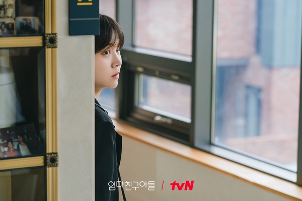 《媽媽朋友的兒子》劇情預測！承效石榴戀情遭父母反對？網猜妍斗不是姜專浩親生女兒？