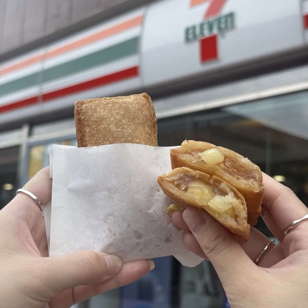 7-11「泰式奶茶霜淇淋」好評回歸！還有神秘綠風味思樂冰、拔絲起司三明治、蘋果派必吃