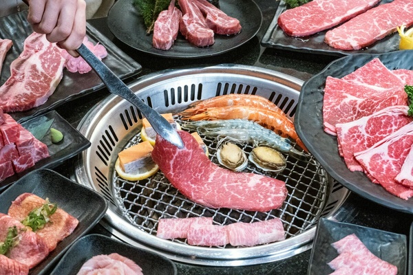 10月生日優惠餐廳：夯下去新潮和牛燒肉-免費送巨大手臂蝦