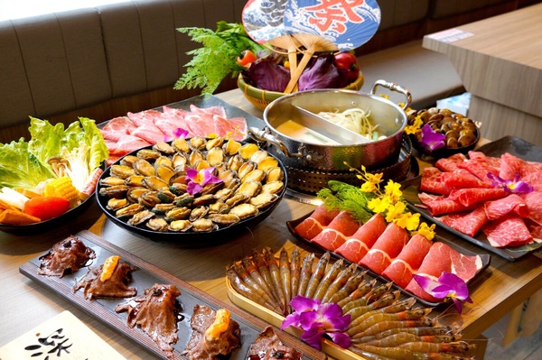 10月生日優惠餐廳：涮樂和牛鍋物-免費送九孔鮑魚吃到飽