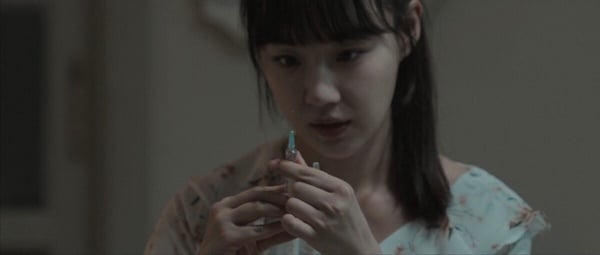 《來自地獄的法官》真實事件：拿針戳瞎丈夫眼睛再殺害、詐領高額保險金，行徑超殘忍！