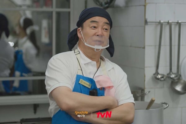 《黑白大廚》白種元10件事：曾負債17億、演員老婆超漂亮，來台灣最愛吃「這些」！