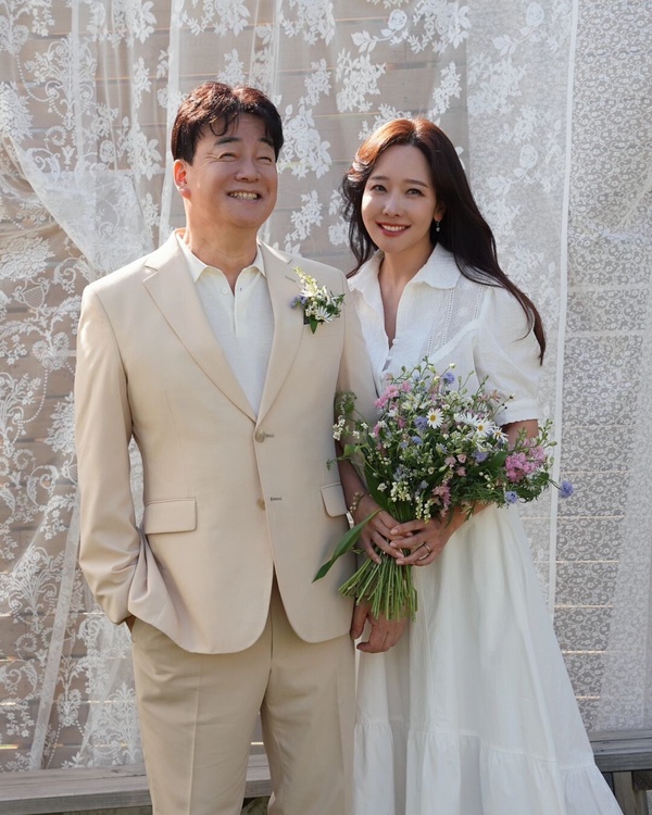 《黑白大廚》白種元10件事：曾負債17億、演員老婆超漂亮，來台灣最愛吃「這些」！