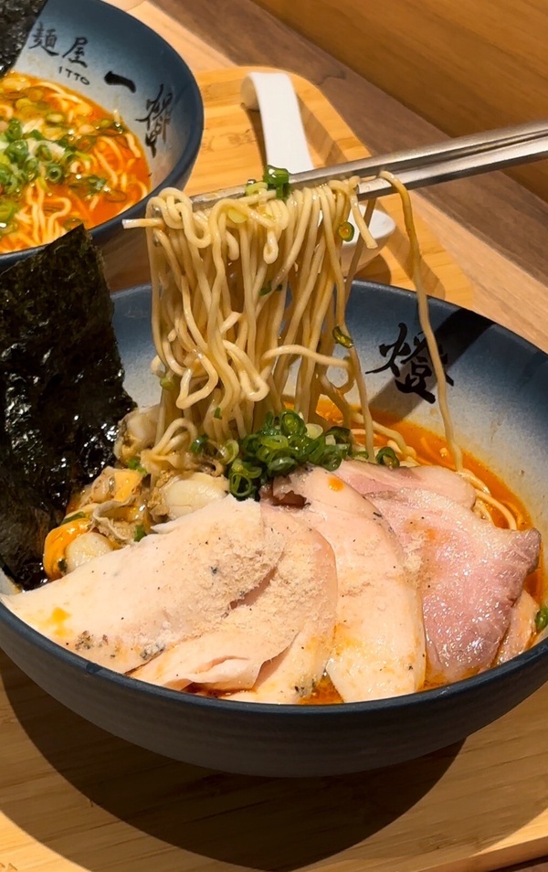 拉麵控開吃！東京拉麵之王「麵屋一燈」進駐信義新光三越，限定隱藏拉麵必吃再送悠遊卡