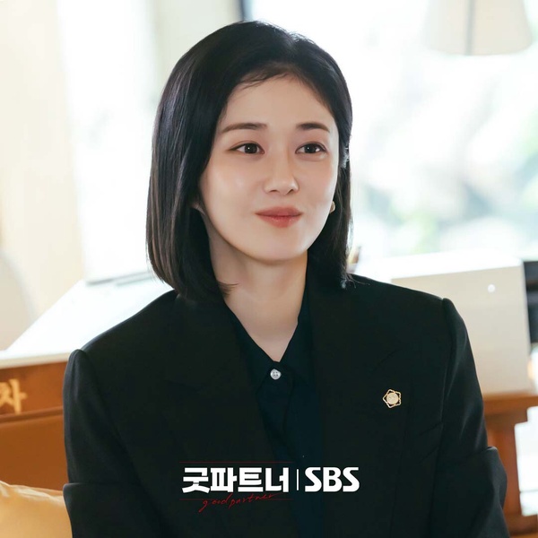 十月韓劇演員品牌評價TOP10!《來自地獄的法官》朴信惠第5輸《媽朋兒》庭沼珉,冠軍是他