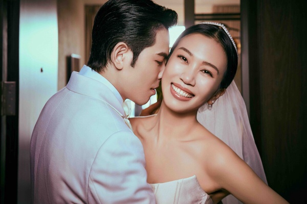 蕭敬騰&amp;amp;amp;amp;amp;Summer「婚紗珠寶行頭」公開：中西式婚紗皆來自台灣品牌，頭紗暗藏浪漫巧思！