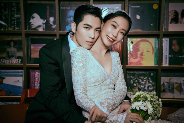 蕭敬騰&amp;amp;amp;amp;amp;Summer「婚紗珠寶行頭」公開：中西式婚紗皆來自台灣品牌，頭紗暗藏浪漫巧思！