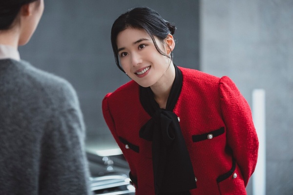 《正年》鄭恩彩n件事!《安娜》爆紅被讚「最美千金」,橫掃新人獎卻成第三者遭撻伐?