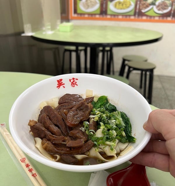《黑白大廚》白種元推薦14家台灣美食：葉家肉粥、吳家牛肉麵給過，最愛滷肉飯是這家！