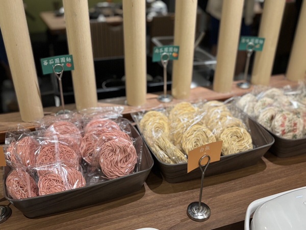 涮乃葉菜單攻略：超推蔬菜吧、蕨餅、咖哩飯，日式涮鍋吃到飽推薦