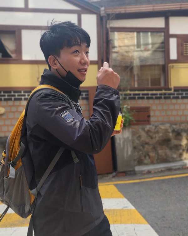 《黑白大廚》外送員廚師「林泰勳」悲慘身世曝光，住過孤兒院，高中輟學送外賣餬口！