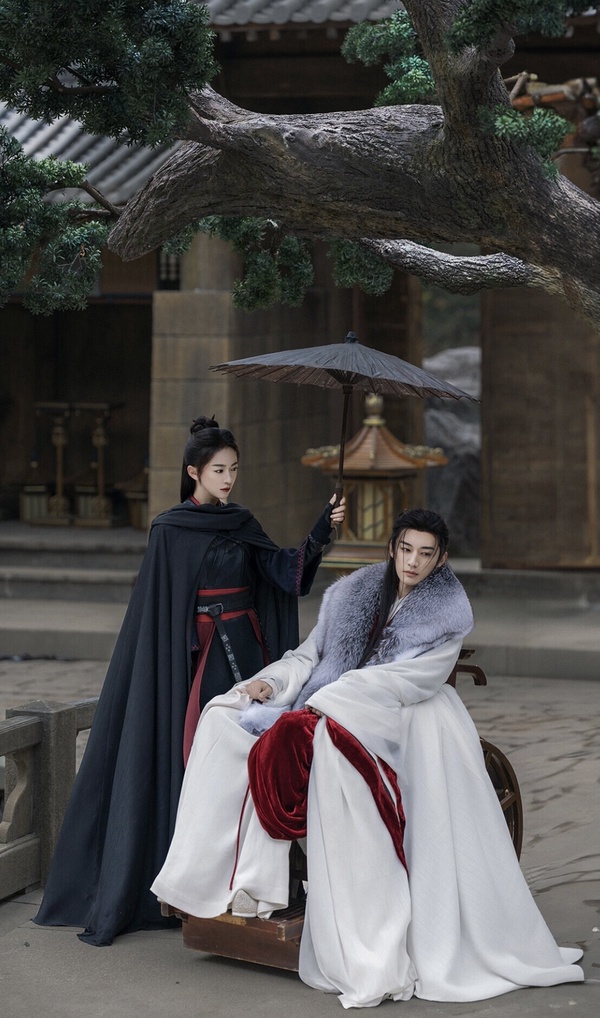 《春花焰》開播首周流量破億！主演片酬曝光：吳謹言拿台幣7200萬，穩坐復仇女王寶座！