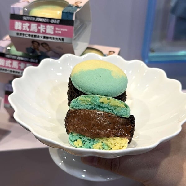 小卡免費送！7-11ＸSUPER JUNIOR-D＆E 聯名美食：香蕉牛奶霜淇淋、泡菜豆腐鍋超必吃