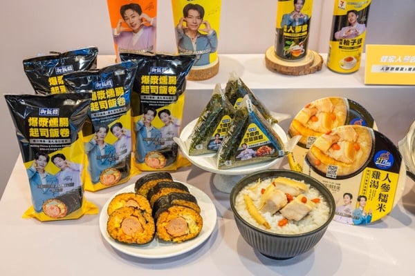 小卡免費送！7-11ＸSUPER JUNIOR-D＆E 聯名美食：香蕉牛奶霜淇淋、泡菜豆腐鍋超必吃