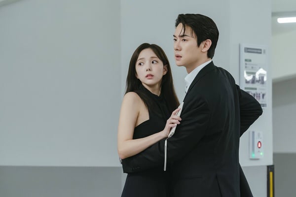 Netflix《現在撥打的電話》劇情、角色介紹：柳演錫、蔡秀彬「契約婚姻」暗藏懸疑危機