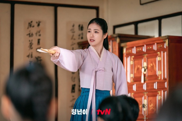 《正年》韓國國劇介紹！在女性地位最低的時代崛起，每集片頭旁白竟是「正年本尊」！