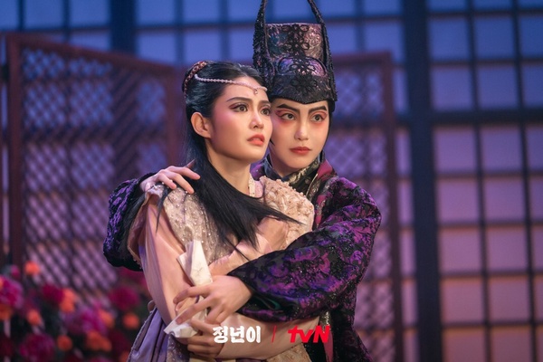 《正年》韓國國劇介紹！在女性地位最低的時代崛起，每集片頭旁白竟是「正年本尊」！