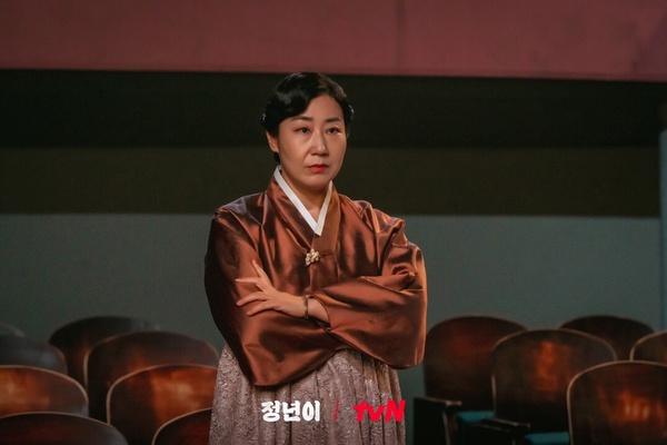 《正年》韓國國劇介紹！在女性地位最低的時代崛起，每集片頭旁白竟是「正年本尊」！