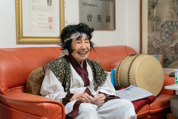 《正年》韓國國劇介紹！在女性地位最低的時代崛起，每集片頭旁白竟是「正年本尊」！