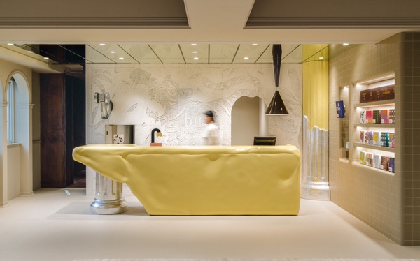 Butter Hotel奶油飯店3樓空間絕對是必逛的設計重點，也是全館主要營業空間，這裡以羅馬浴場為概念，打造出一座「奶油浴場」。