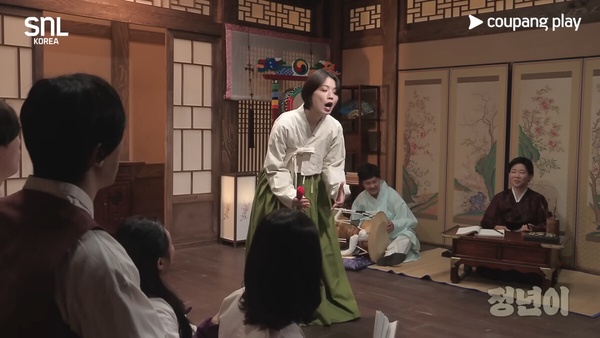 《正年》被惡搞成18禁？《SNL》狀況百出：模仿Hanni國會自拍、醜化諾貝爾得獎者遭撻伐