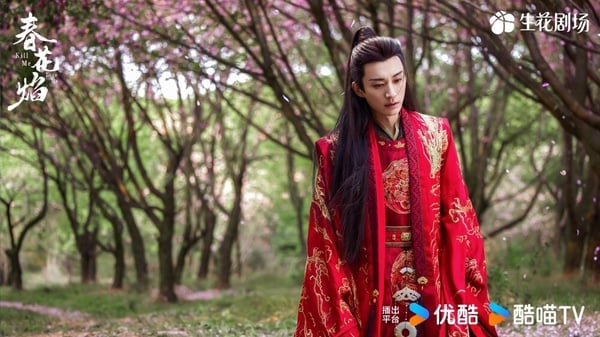 陸劇《春花焰》原著5個炸裂情節！慕容璟和人設超渣，狂虐眉林，還讓她嫁給貼身太監
