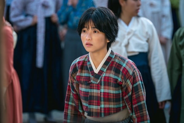 Disney+《正年》演員介紹！鄭恩彩談過2段不倫戀，金泰梨媽是學霸影后，她曾是收視毒藥