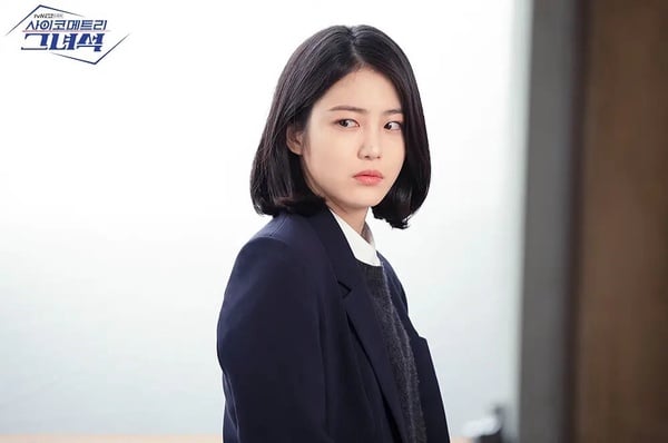 Disney+《正年》演員介紹！鄭恩彩談過2段不倫戀，金泰梨媽是學霸影后，她曾是收視毒藥