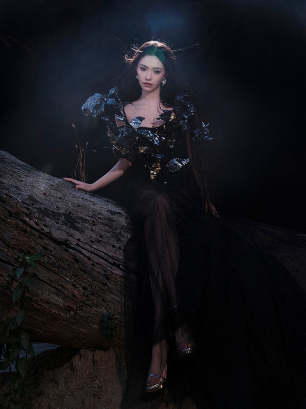 12位陸劇95花紅毯比美!《永夜星河》虞書欣再槓上《珠簾玉幕》趙露思，最後2位輕鬆贏了
