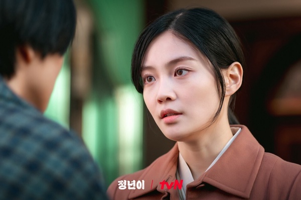 11月韓劇演員話題度TOP10：《正年》鄭恩彩第4輸辛叡恩，朴信惠第2，冠軍是「她」！
