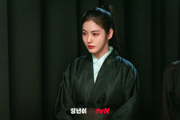 11月韓劇演員話題度TOP10：《正年》鄭恩彩第4輸辛叡恩，朴信惠第2，冠軍是「她」！