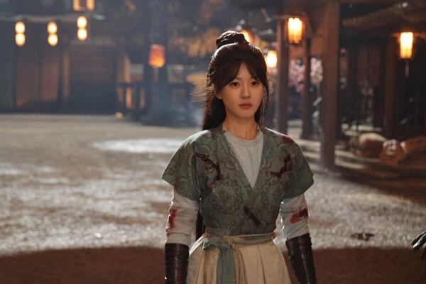 趙露思新戲「珠簾玉幕」空降Netflix冠軍！遭酸「以前比較美」，直播回應臉蛋變化爭議