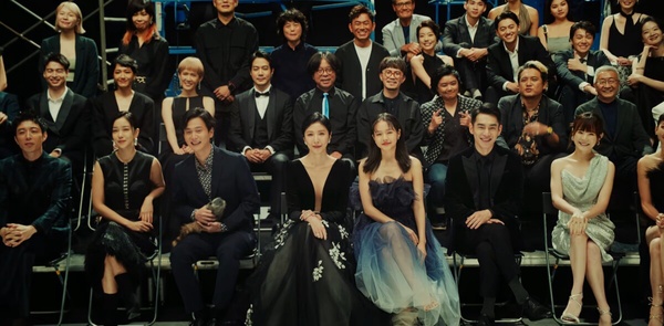 Netflix《影后》8個隱藏彩蛋！謝盈萱角色影射蕭亞軒？薛亞之真的離婚了，連房子都賣了