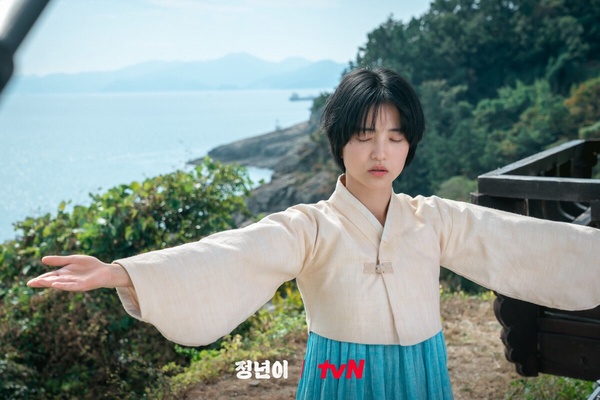 Disney+《正年》隱藏彩蛋！全劇組都叫鄭恩彩王子，金泰梨最喜歡的角色不是正年而是她