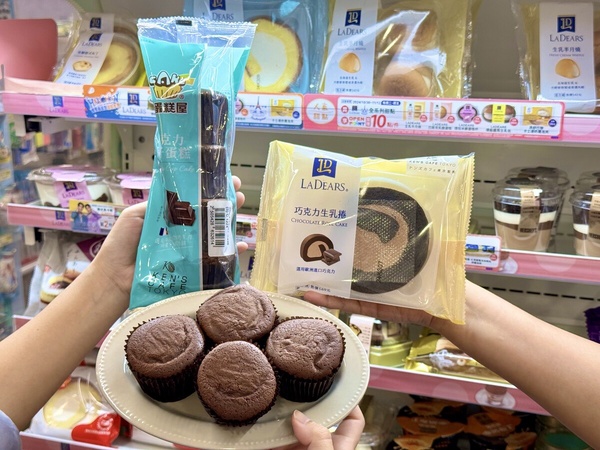 7-11「巧克力甜點新品」推薦!KitKat可可麻糬泡芙、熱壓吐司超欠吃,再推咖啡組合優惠