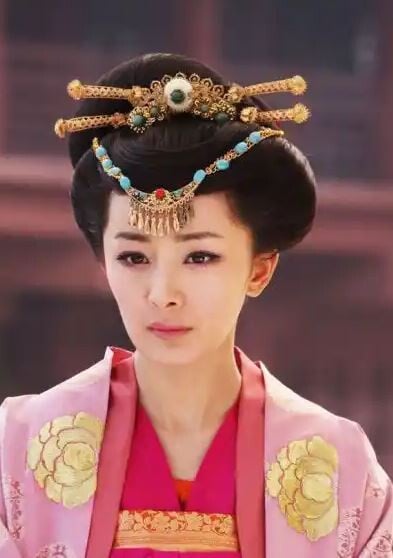 網評古裝劇「天選唐朝古裝美人」TOP9！《珠簾玉幕》趙露思第七，熱巴第五，冠軍確實美