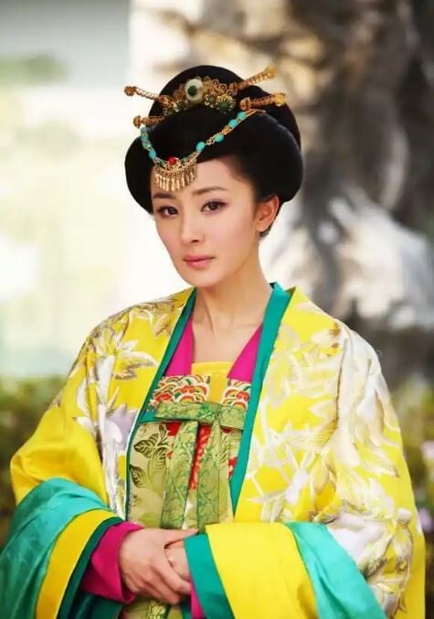 網評古裝劇「天選唐朝古裝美人」TOP9！《珠簾玉幕》趙露思第七，熱巴第五，冠軍確實美