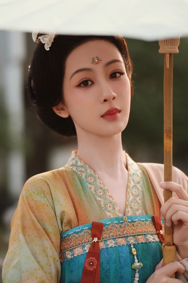 網評古裝劇「天選唐朝古裝美人」TOP9！《珠簾玉幕》趙露思第七，熱巴第五，冠軍確實美