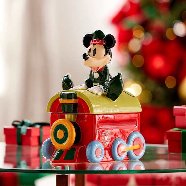 迪士尼粉絲必收！Disney Store開賣「迪士尼聖誕系列」：米奇米妮、艾莎、雪寶通通有