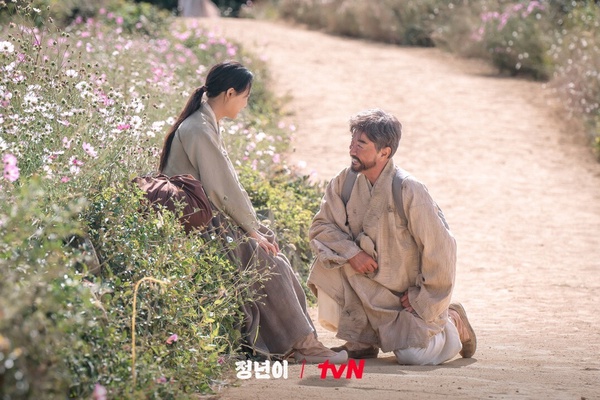 Disney+《正年》配角臥虎藏龍！金泰梨媽是影后，辛叡恩媽拿過奧斯卡，他選過國會議員