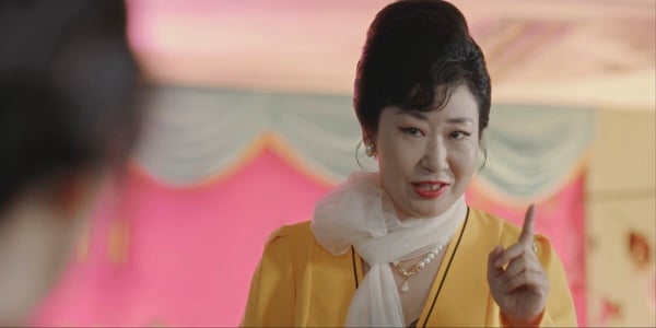 Netflix《貞淑的推銷》10大人生金句：「窮人的性生活美滿，其實是不幸。」