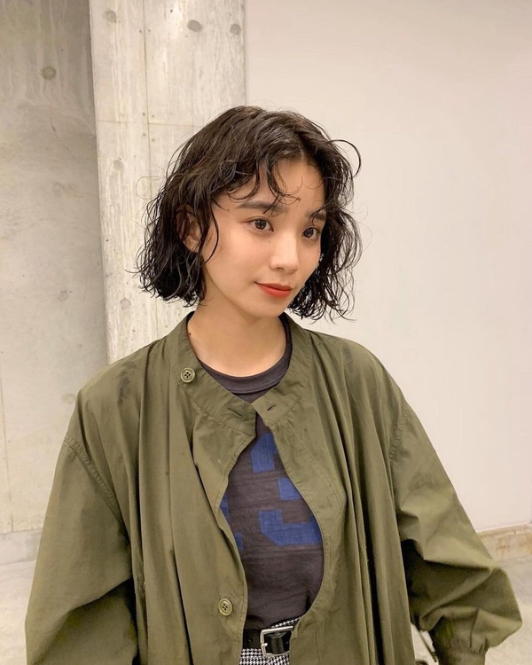 秋冬「一刀切捲髮」推薦！不同臉型詳解