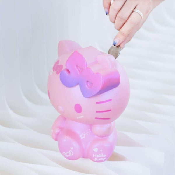 7-11「三麗鷗周邊」可愛登場！kitty50周年限定公仔吊飾、大耳狗保溫杯、飲料提袋必收